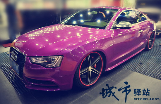 奥迪A5炫丽外观精致内涵